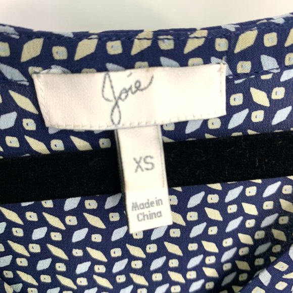 JOIE Blue 100% Silk Graphic Print Short Sleeve Blouse Sz XS - Picture 5 of 7